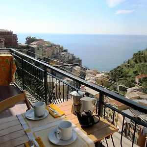 at-yoursmanarola-5-terresea-view.hotelitalianriviera.com/